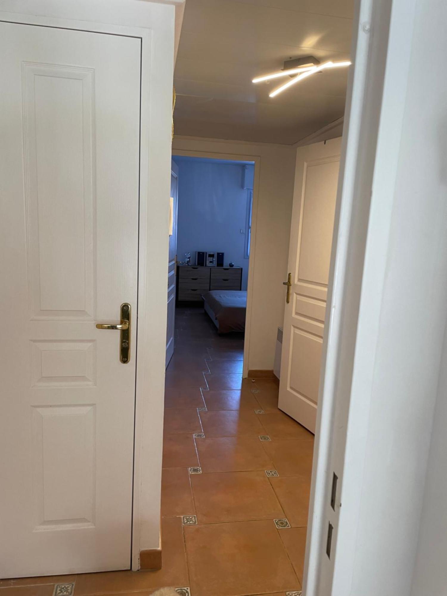 2 Pieces Saint Raphael Renove, Classe 4 Etoiles, 100 M Plages, Piscine, Tennis, Parc, Terrasse, Jardin Privatif Eksteriør bilde